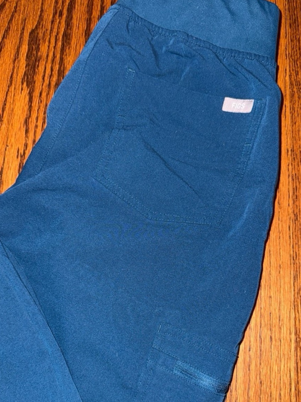 Figs Scrub Set - Picture 7 of 8